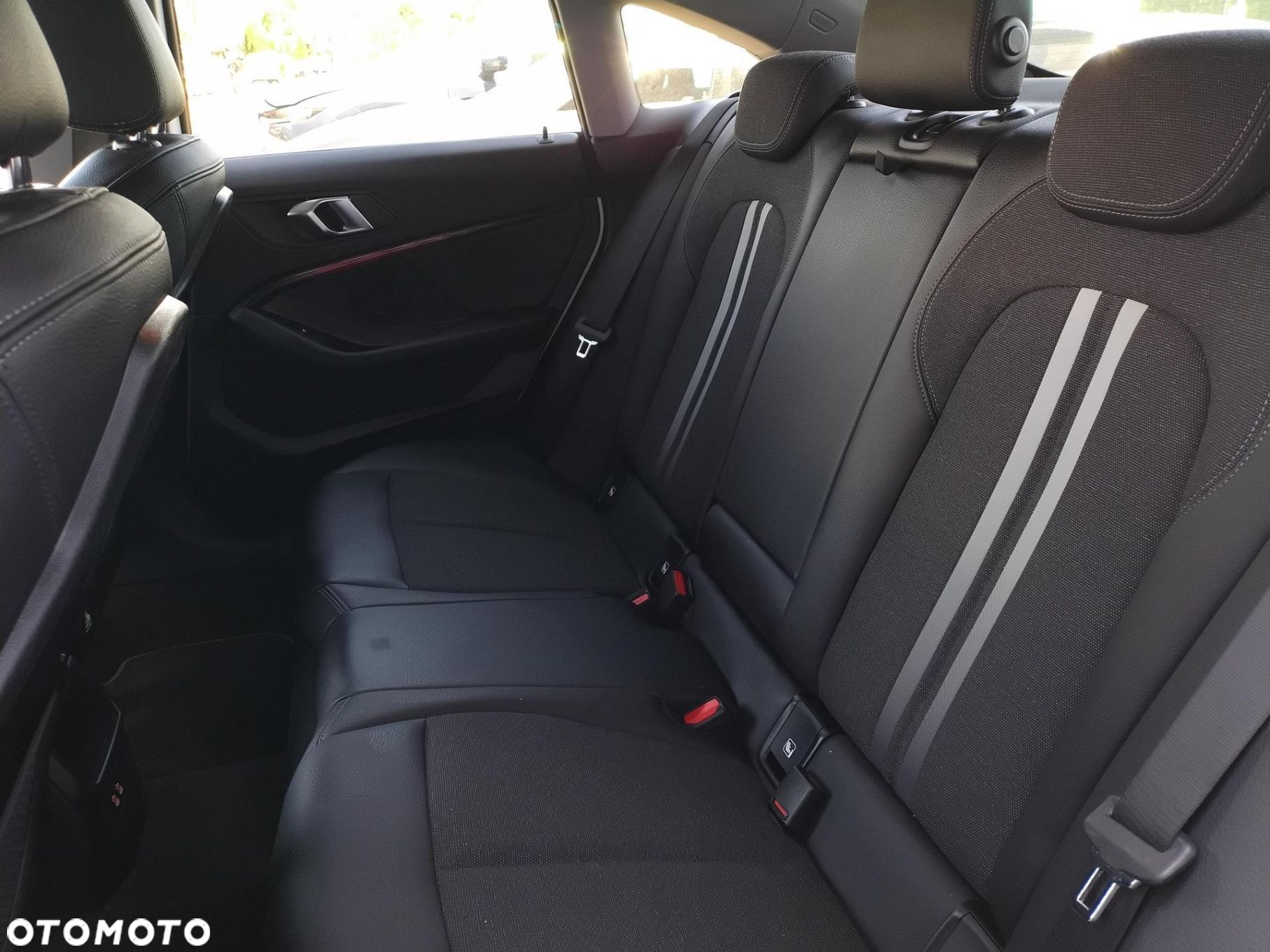BMW Seria 2 218i - 25