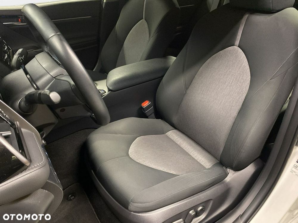 Toyota Camry - 34
