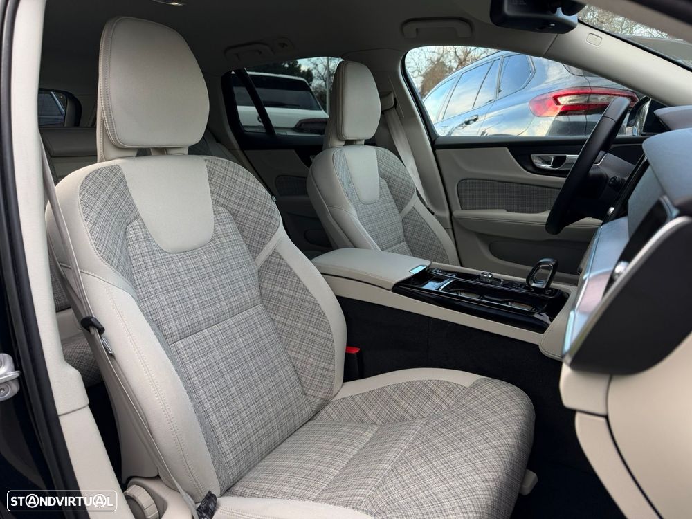 Volvo V60 2.0 T6 AWD TE Essential - 18