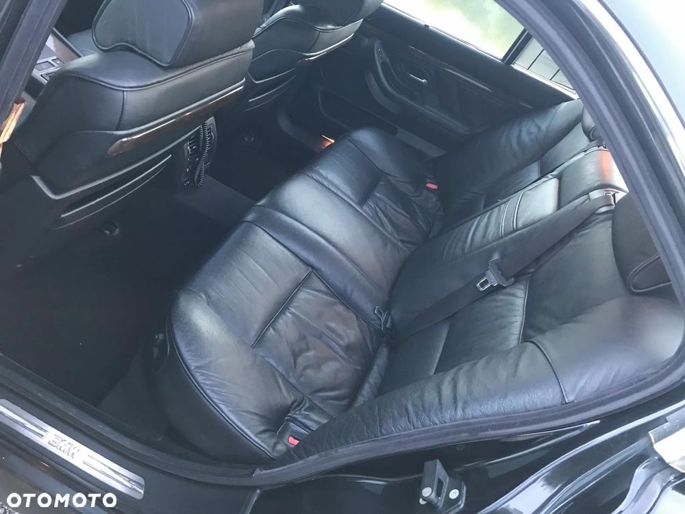 BMW Seria 7 750i - 13