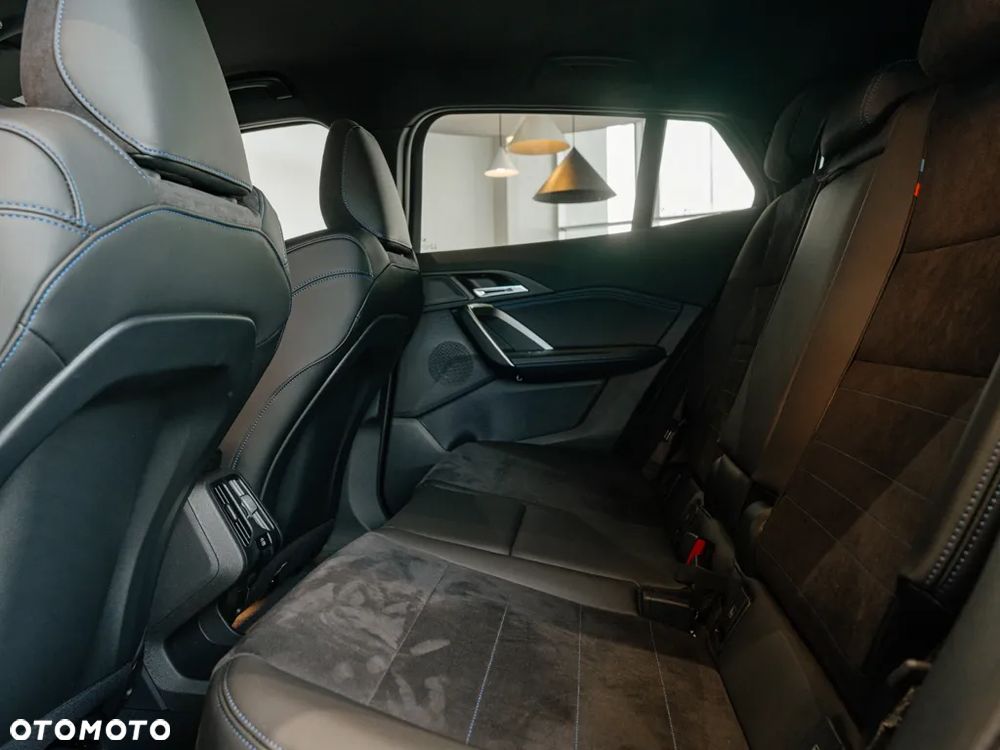 BMW iX2 eDrive20 - 13