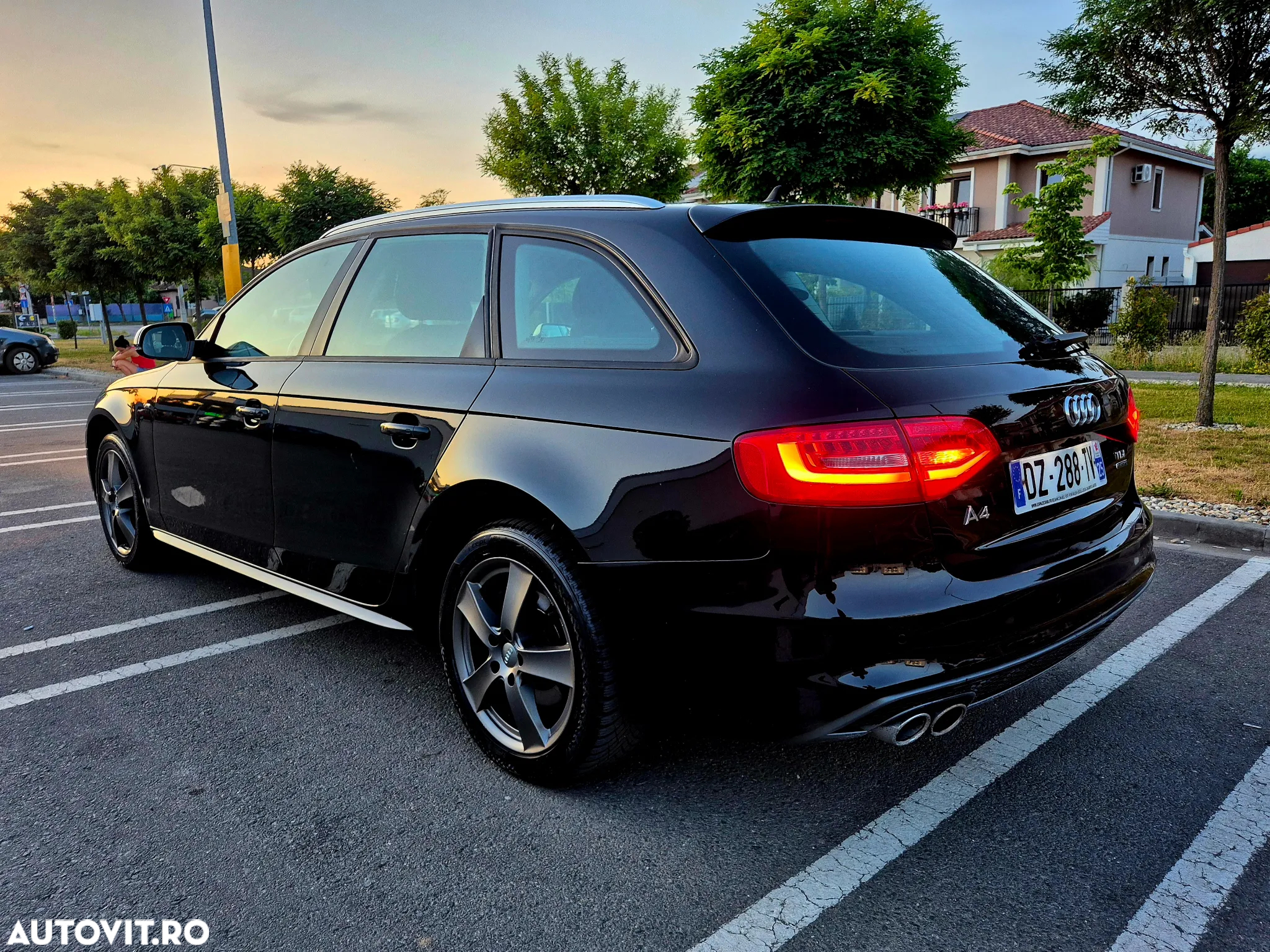 Audi A4 Avant 2.0 TDI DPF quattro S line Sportpaket - 4