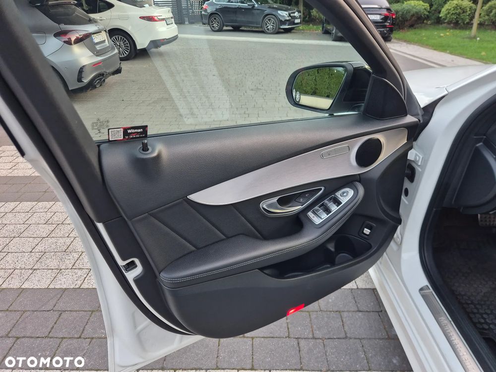 Mercedes-Benz Klasa C 200 4MATIC 9G-TRONIC - 22