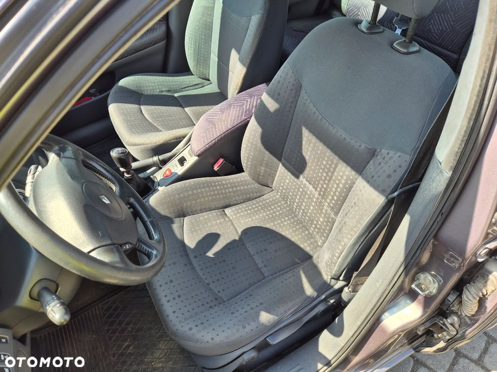 Renault Laguna 1.9 dCi Confort Expression - 11