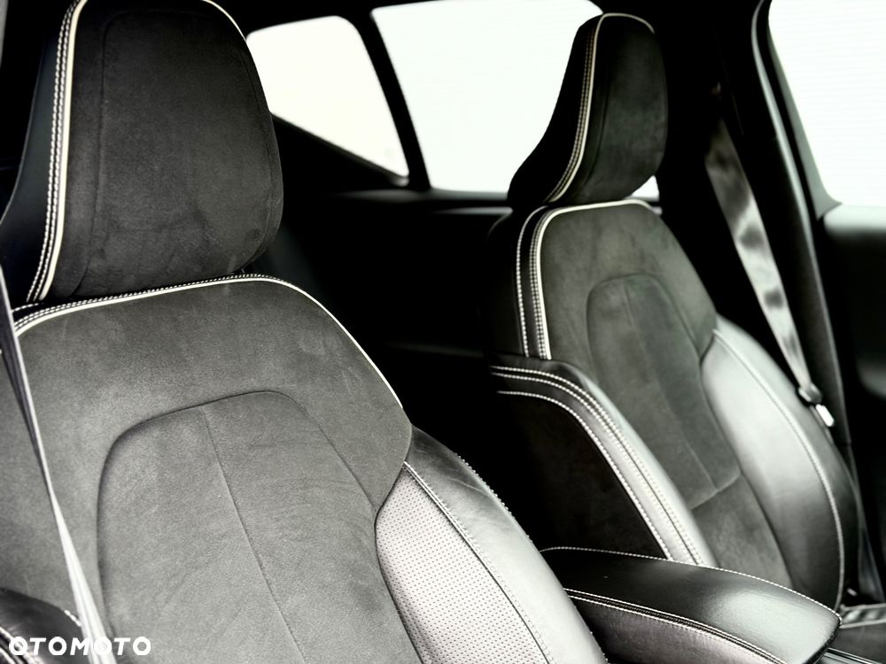 Volvo XC 40 D3 SCR R-Design - 31