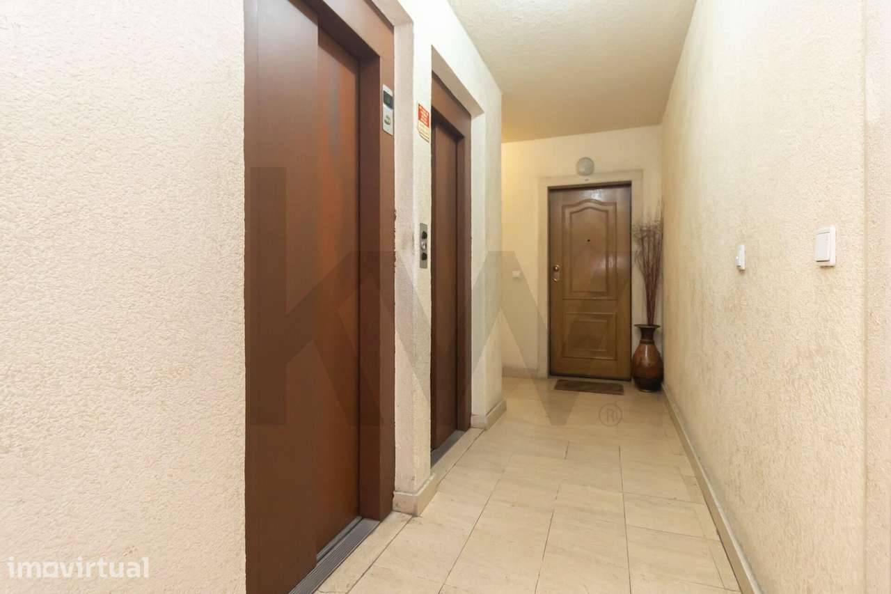 Apartamento T3 com Varanda e Vistas Desafogadas — Quinta dos Fidalguin - Grande imagem: 5/53