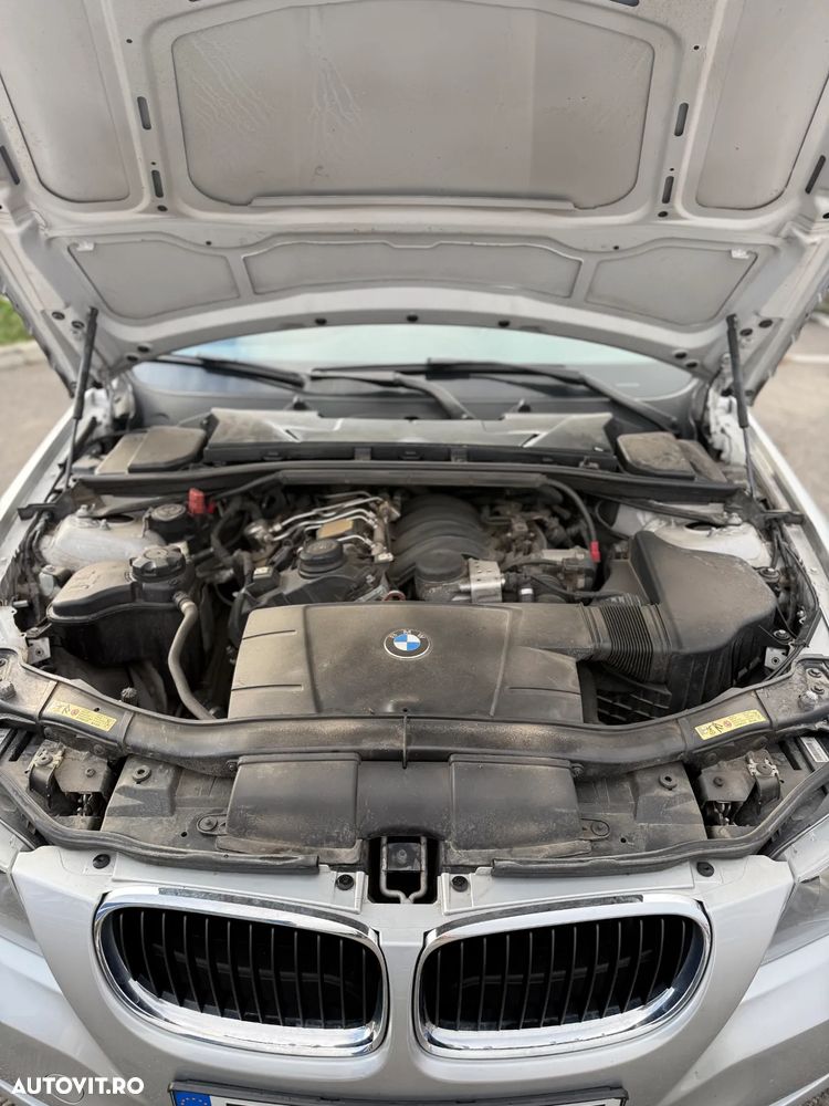 BMW Seria 3 318i Aut. - 30