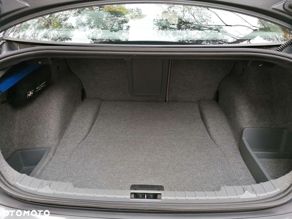 BMW Seria 3 325xi - 24