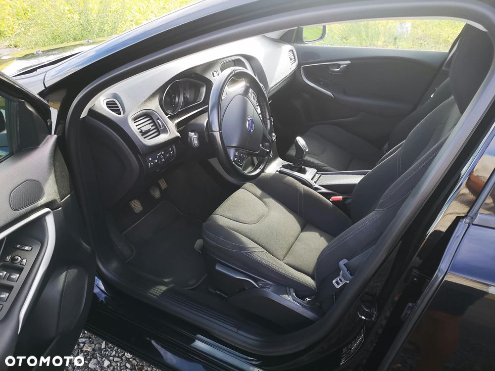 Volvo V40 D2 Momentum - 12