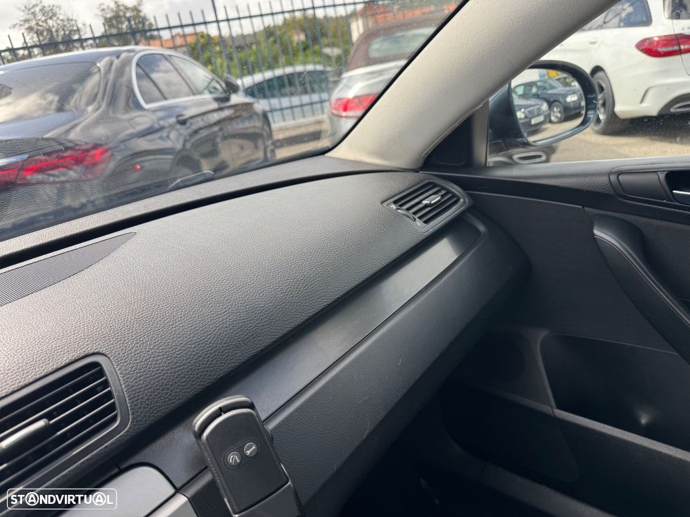 VW Passat 2.0 TDI Confortline - 20