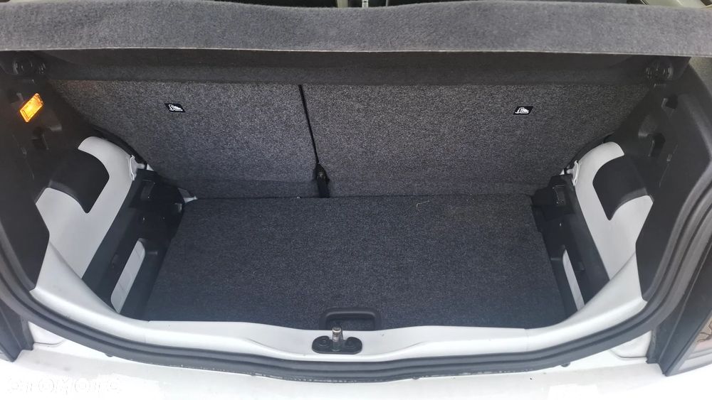 Volkswagen up! 1.0 high - 9
