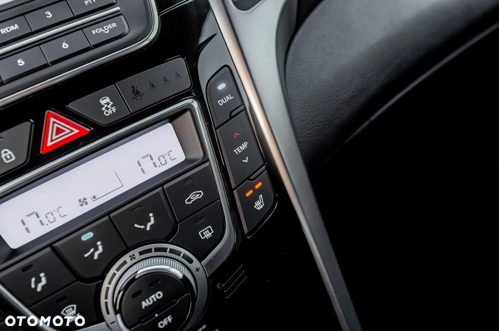 Hyundai i30 blue Kombi 1.6 GDi Style - 29