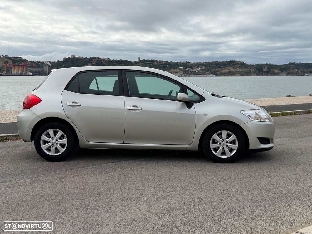 Toyota Auris 1.4 D-4D Comfort - 24