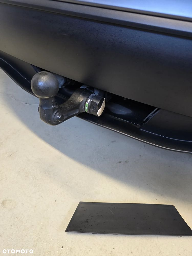 Tesla Model Y Long Range AWD - 9