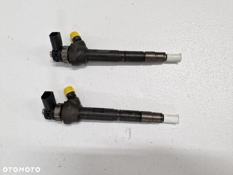 AUDI A4 B8 CADDY 2.0 TDI WTRYSKIWACZ WTRYSK PALIWA 0445110369 03L130277J - 3