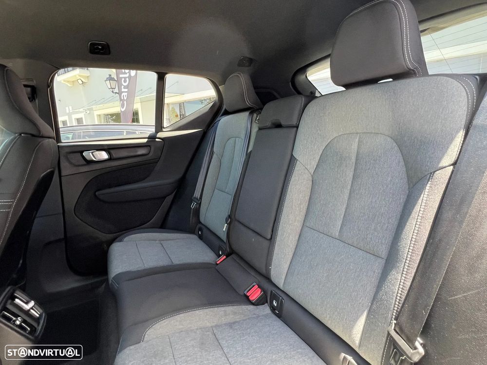 Volvo XC 40 2.0 B3 Plus Dark - 7
