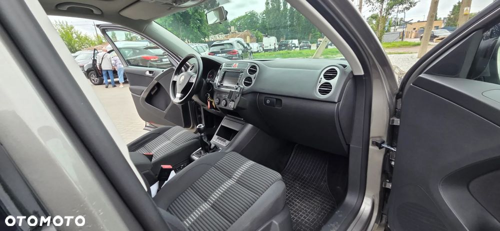 Volkswagen Tiguan 2.0 TDI DPF BlueMotion Technology Exclusive - 36