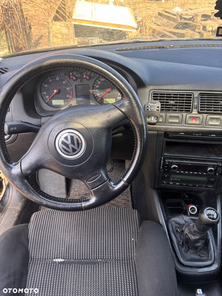 Volkswagen Golf 1.6 - 14