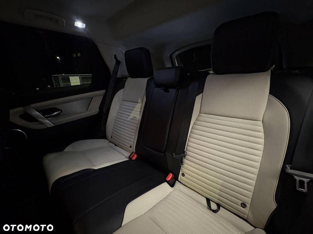 Land Rover Discovery Sport - 16