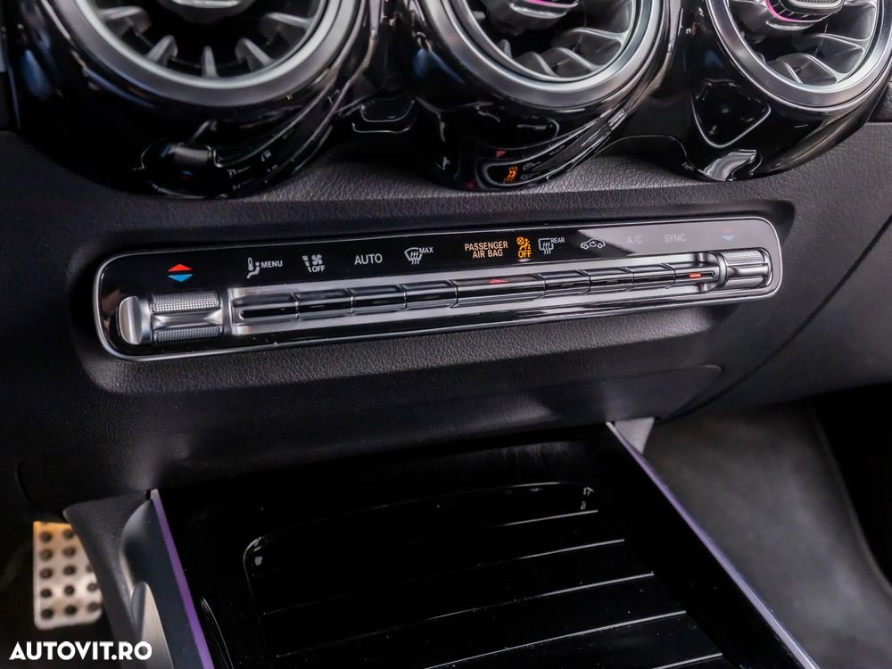 Mercedes-Benz GLB 200 4Matic 8G-DCT AMG Line - 24