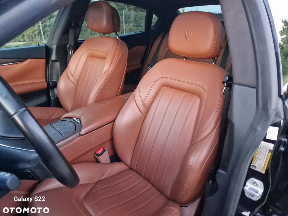 Maserati Quattroporte - 10