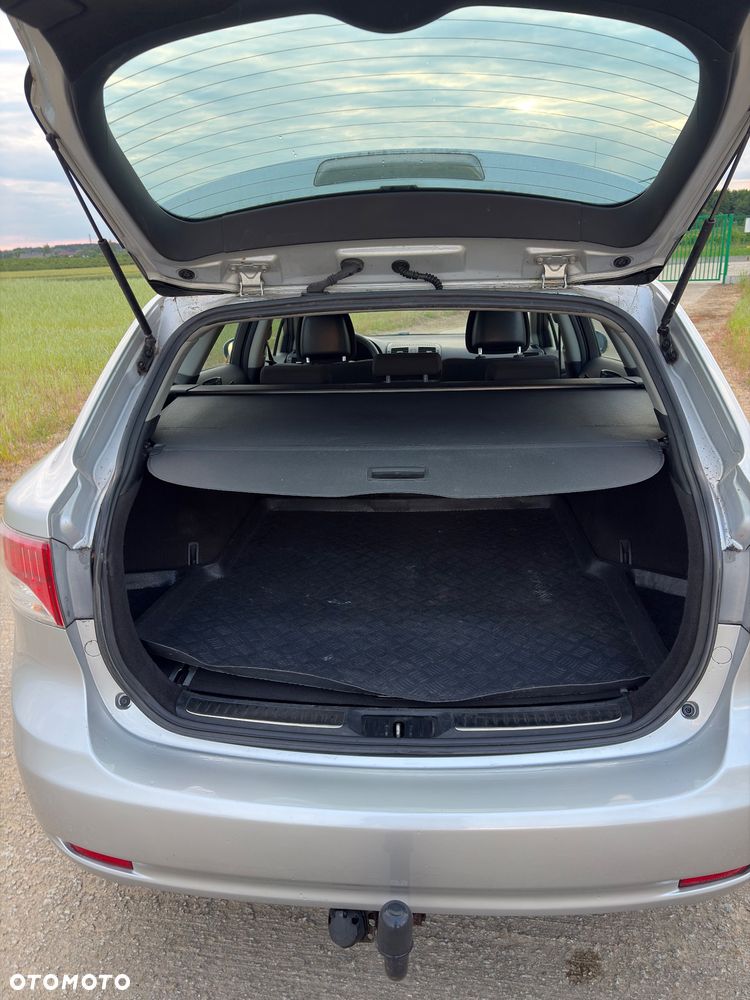 Toyota Avensis - 24