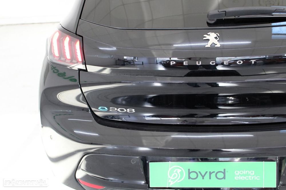 Peugeot e-208 Allure - 7