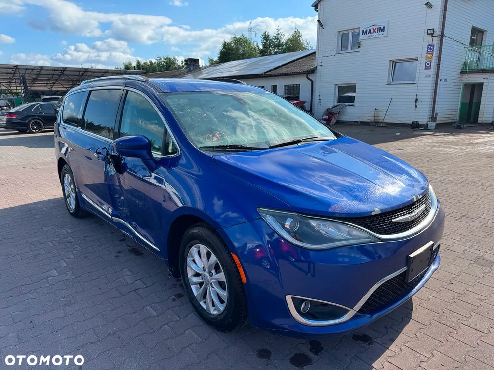 Chrysler Pacifica - 3