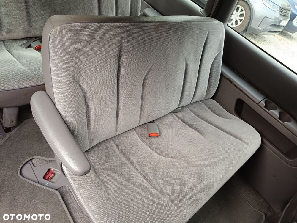 Plymouth Voyager - 32