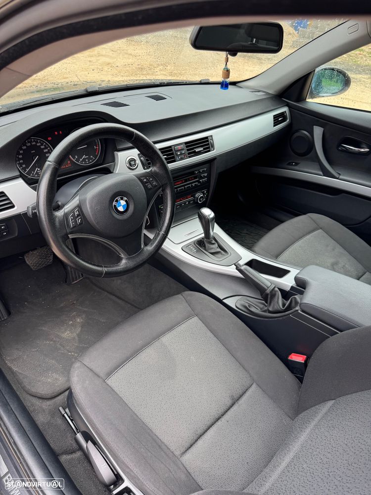 BMW 320 d Coupe Auto - 11