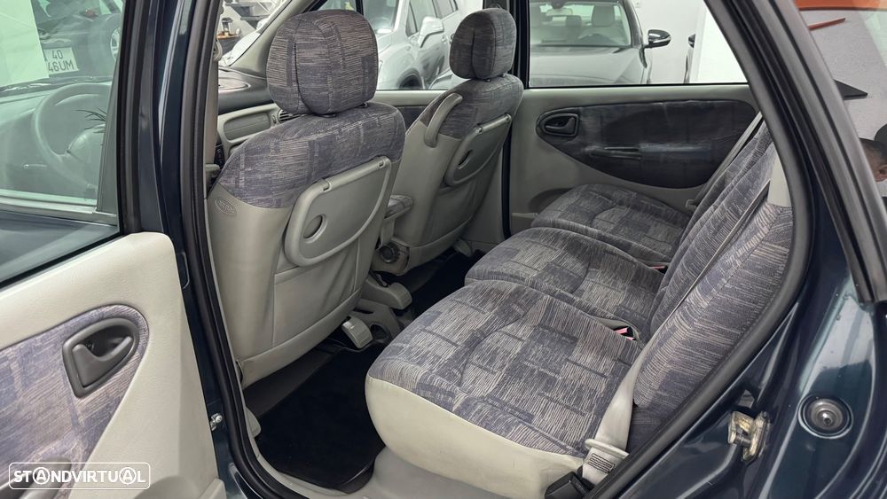 Renault Scénic RX4 1.9 dCi Privilège - 28