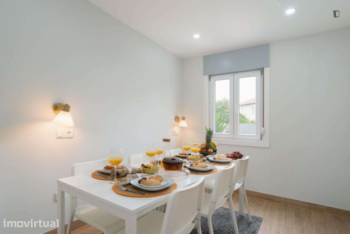 Casa com 5 quartos - localizado em Paranhos Porto - Grande imagem: 3/54