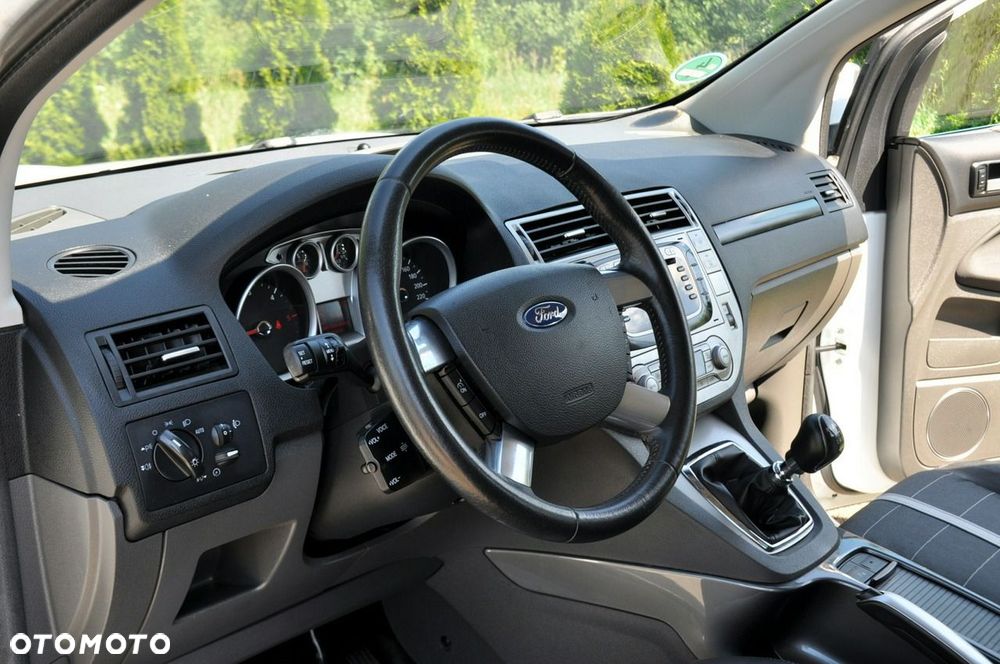 Ford Kuga - 22