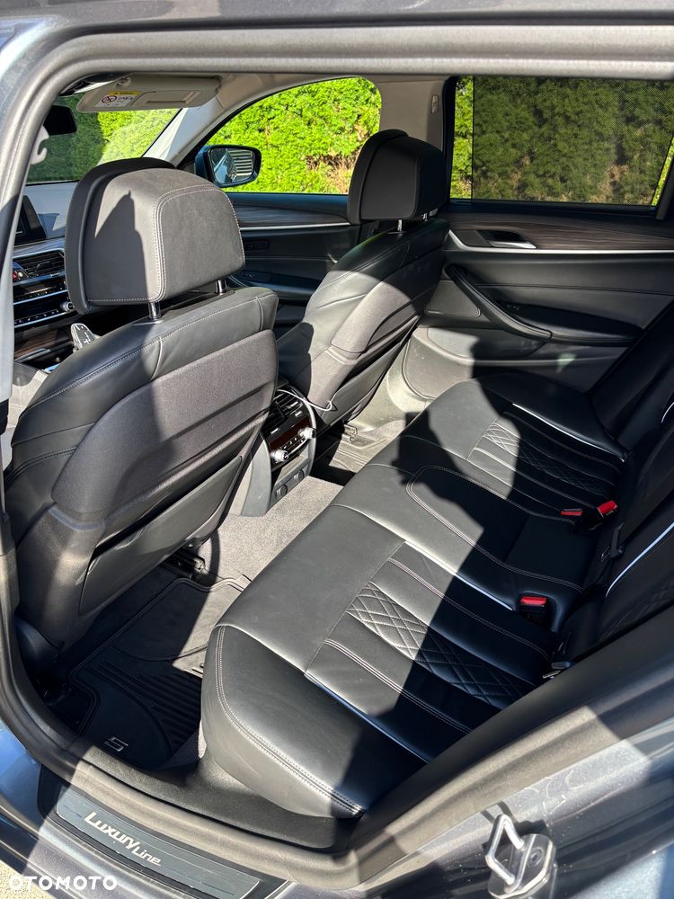 BMW Seria 5 530d xDrive Luxury Line - 16