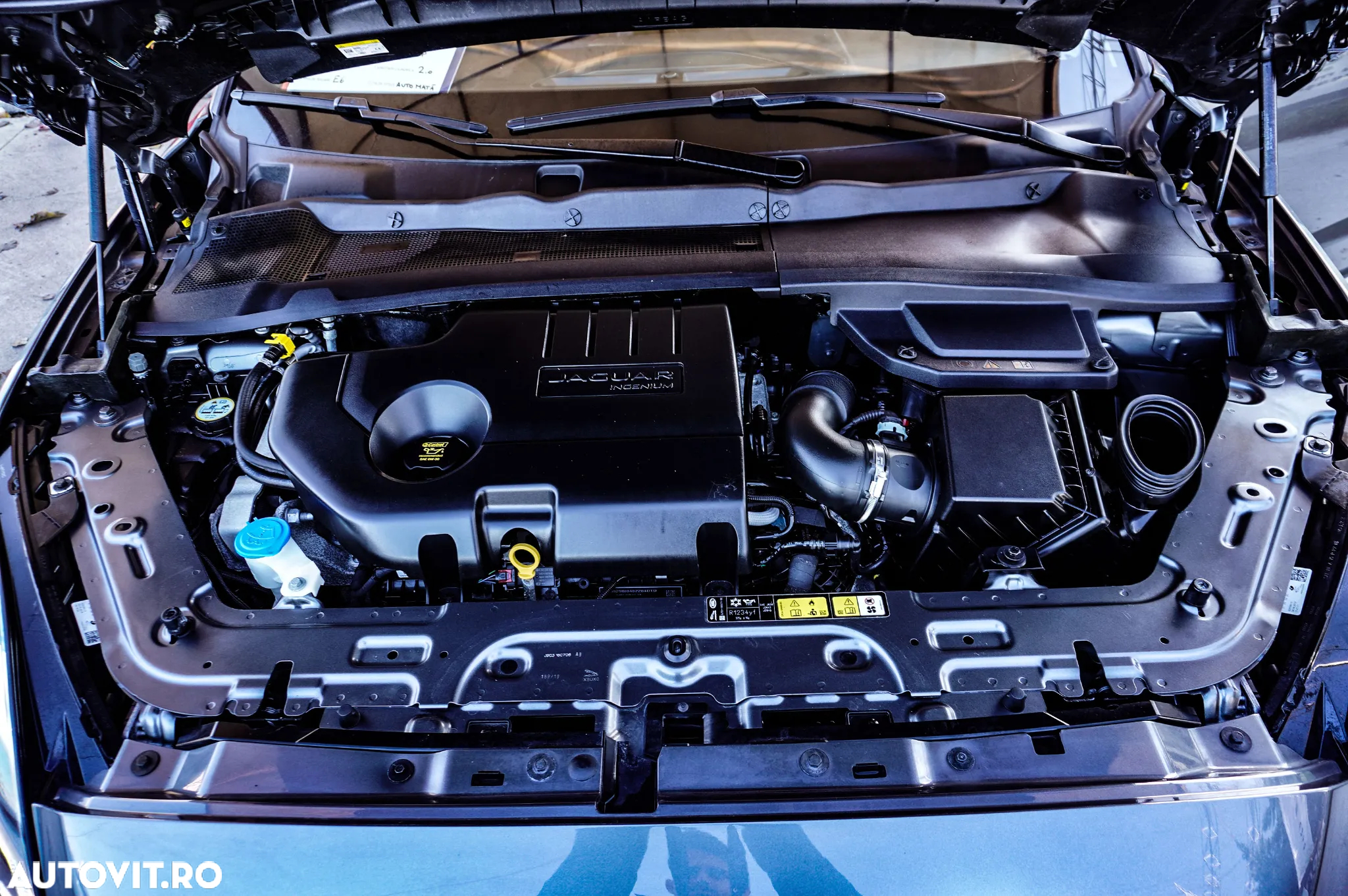 Jaguar E-Pace D150 AWD R-Dynamic S - 36