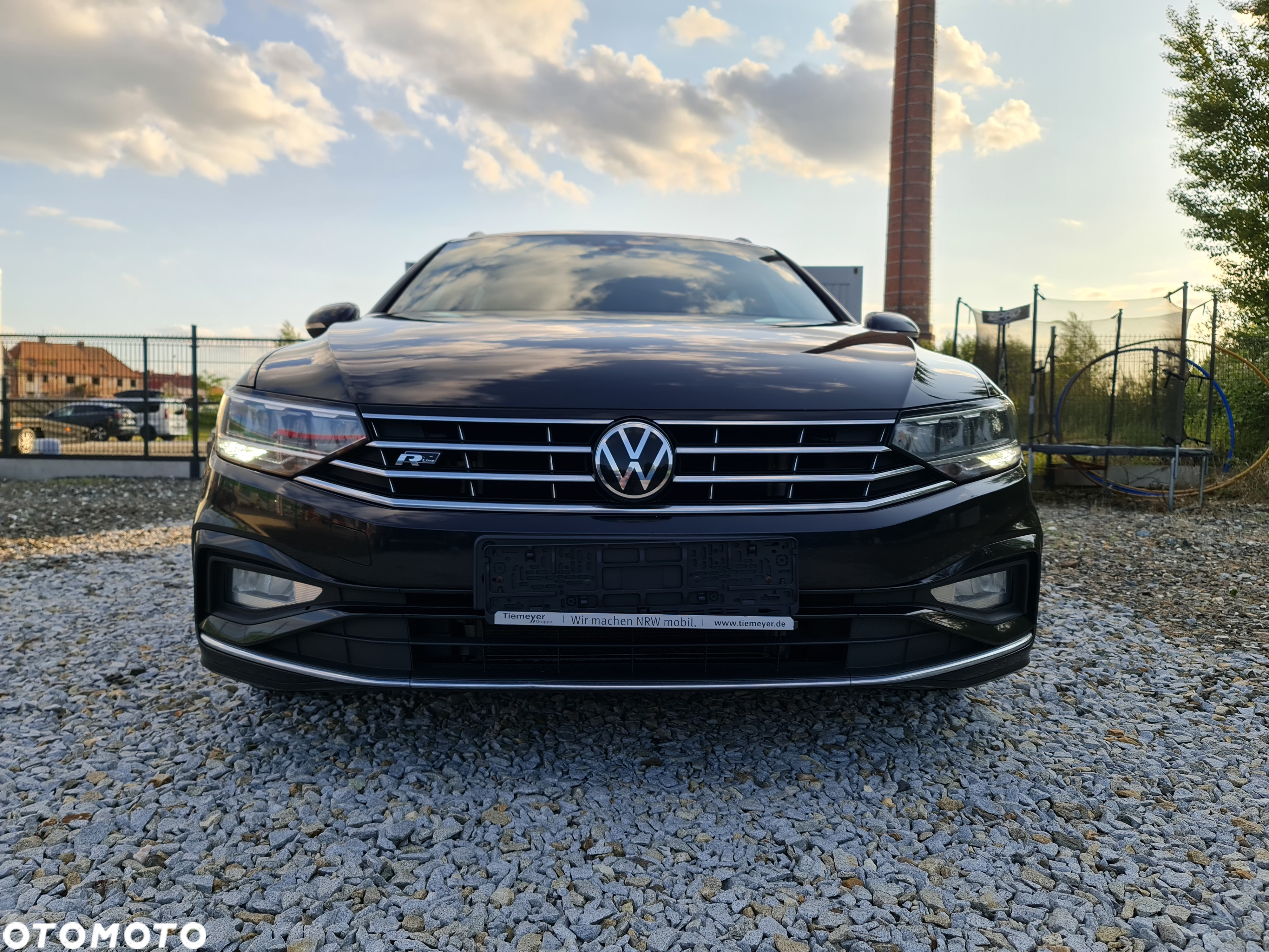 Volkswagen Passat Variant 2.0 TDI SCR DSG R-Line - 2