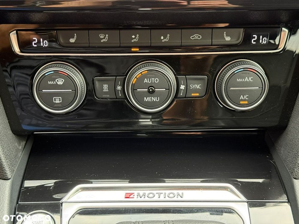 Volkswagen Passat 2.0 TDI SCR DSG 4Motion Business - 30