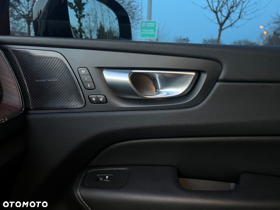 Volvo XC 60 T8 AWD Recharge Ultimate Dark - 22