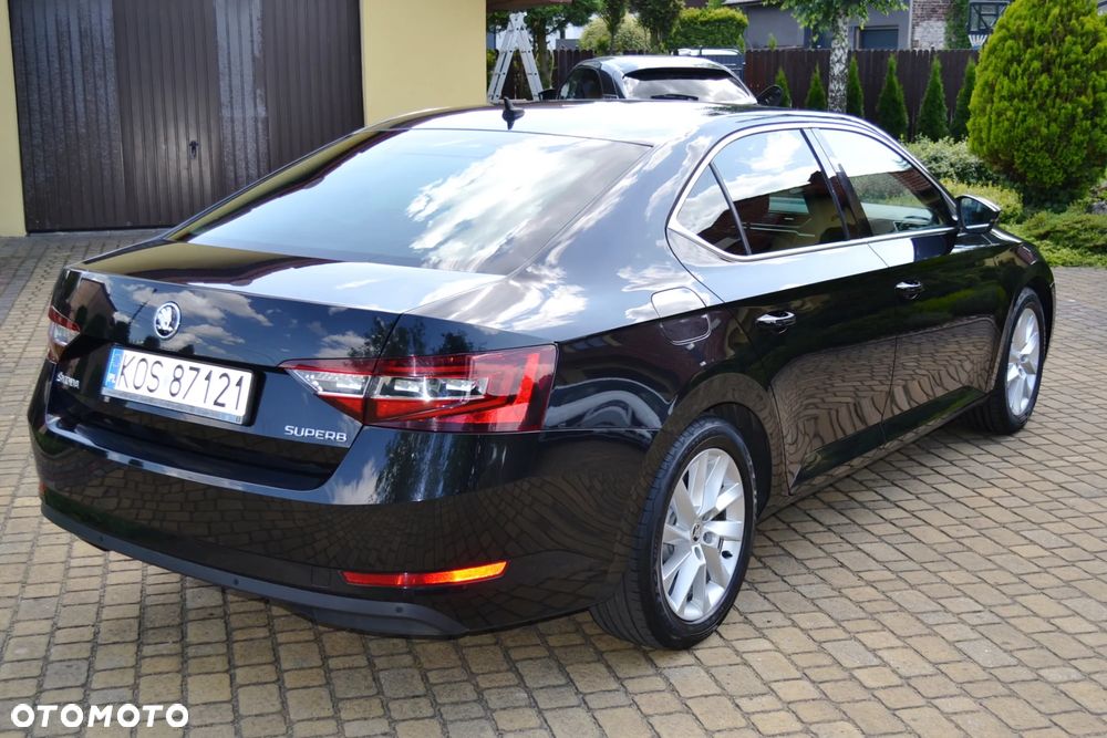 Skoda Superb 2.0 TDI DSG Style - 4