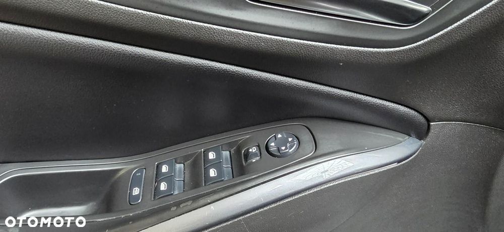 Opel Grandland X - 12