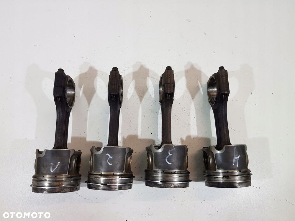 tłok z korbowodem bmw x5 f15 b47d20b 2.0d - 1