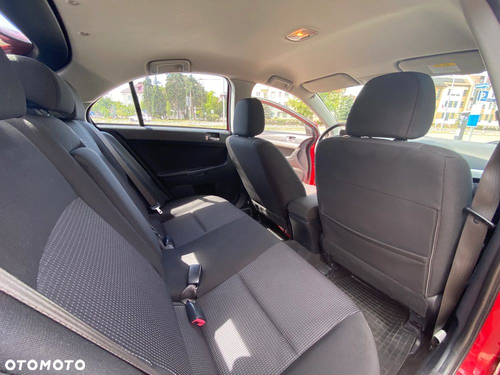 Mitsubishi Lancer 1.8 Invite - 12