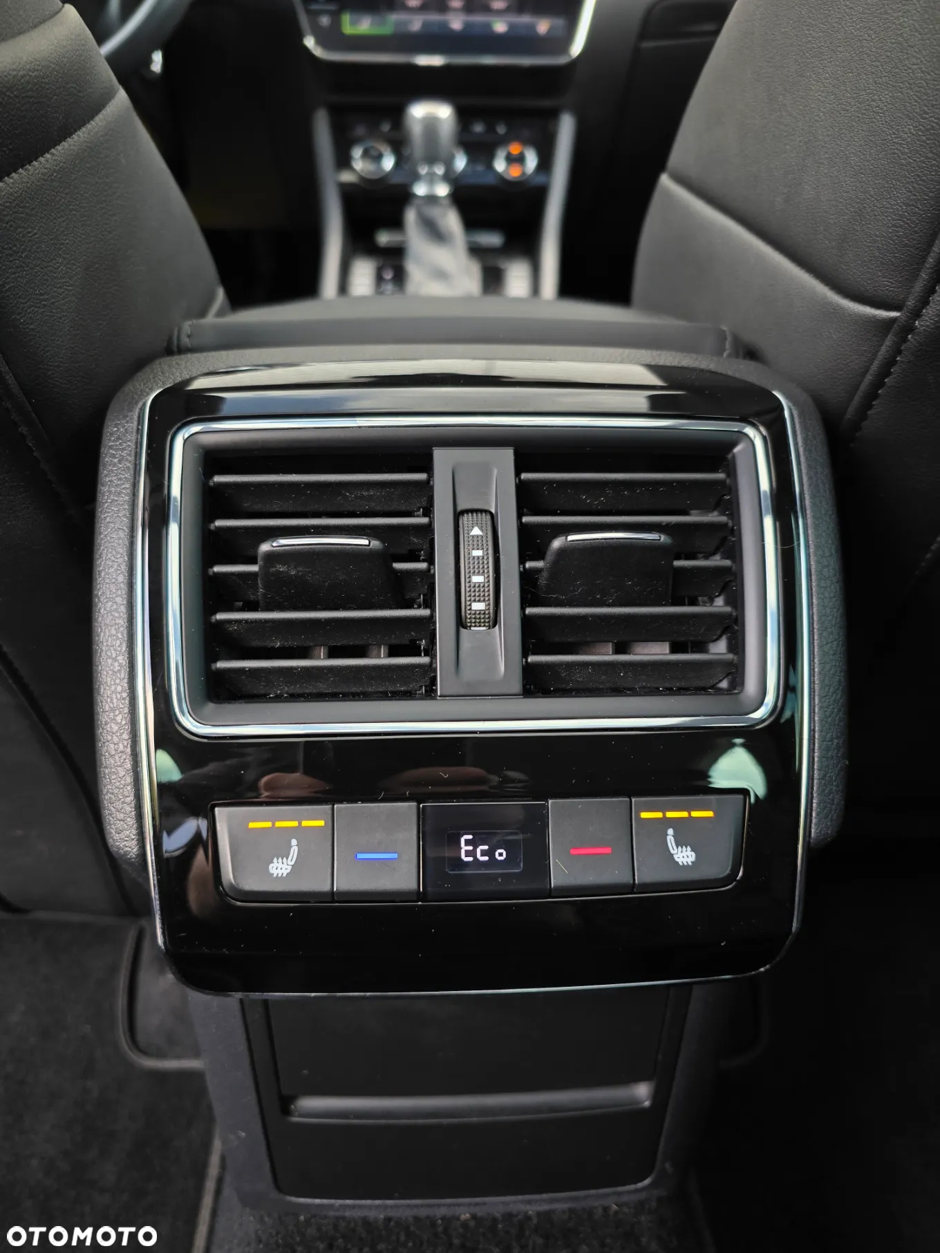 Skoda Superb Combi 1.4 TSI iV DSG L&K - 30