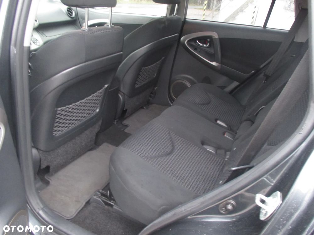 Toyota RAV4 2.0 VVT-i Sol - 11