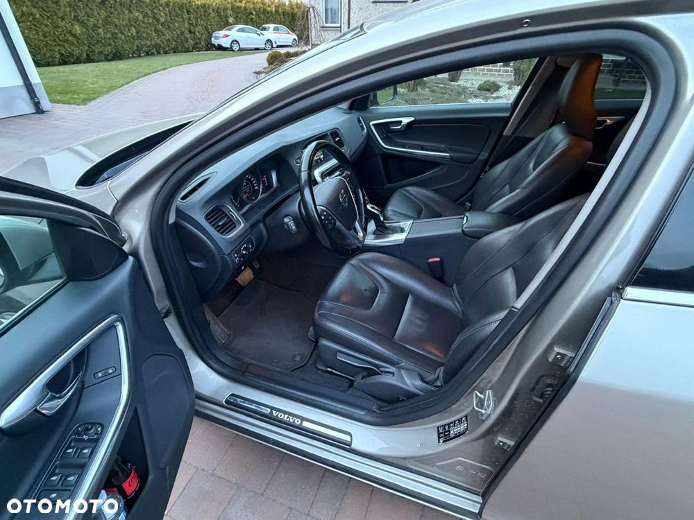 Volvo V60 D3 Momentum - 6