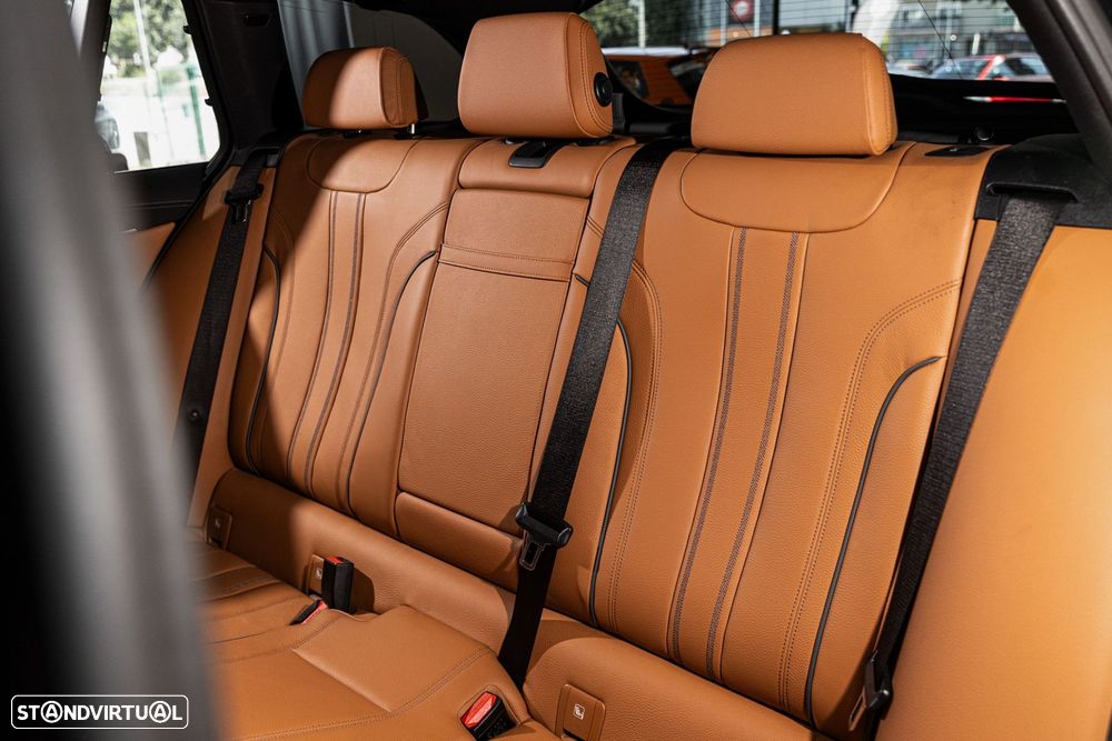 BMW 520 e Line Luxury - 30