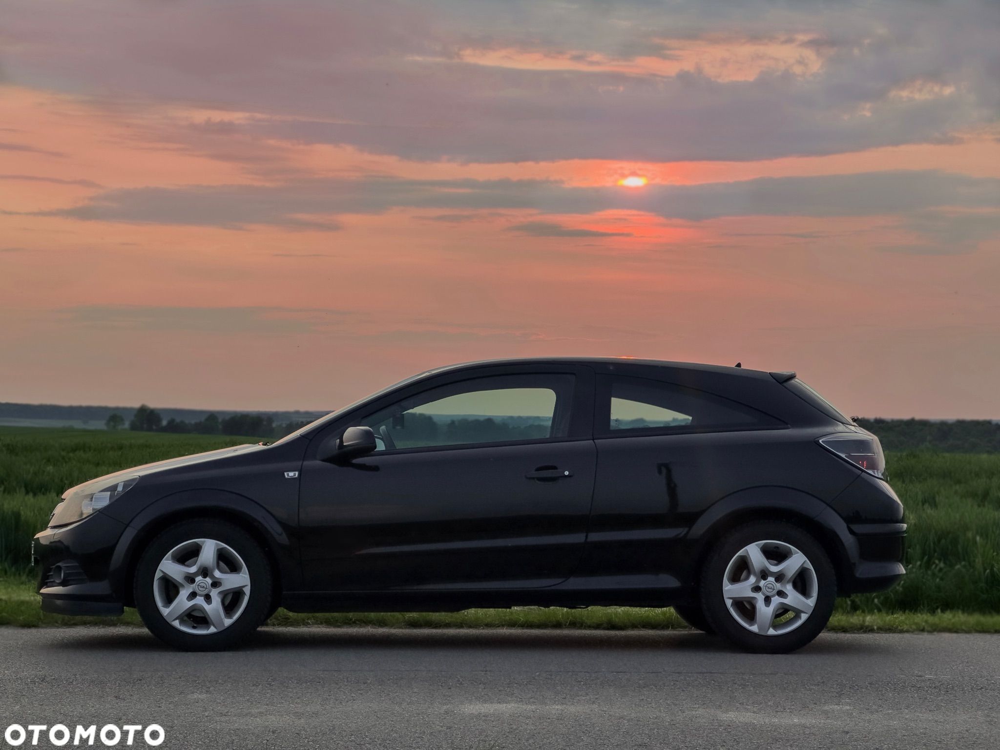 Opel Astra GTC 1.6 - 1