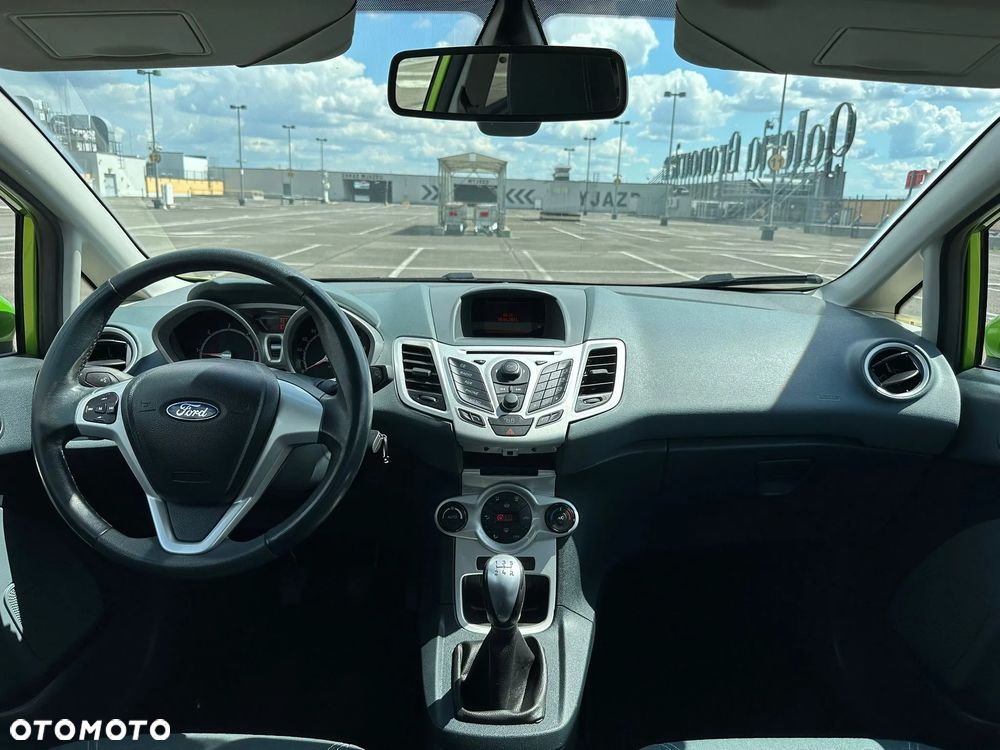 Ford Fiesta 1.6 TDCi DPF Gold X - 26