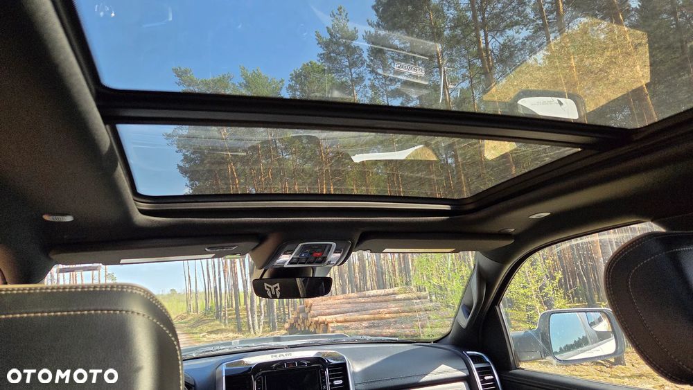 RAM 1500 Crew Cab Longbed Laramie - 18