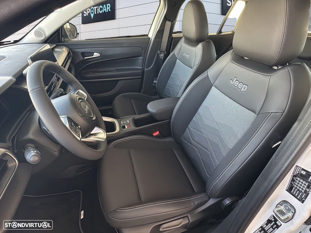 Jeep Avenger 1.2 e-Hybrid Altitude DCT - 9